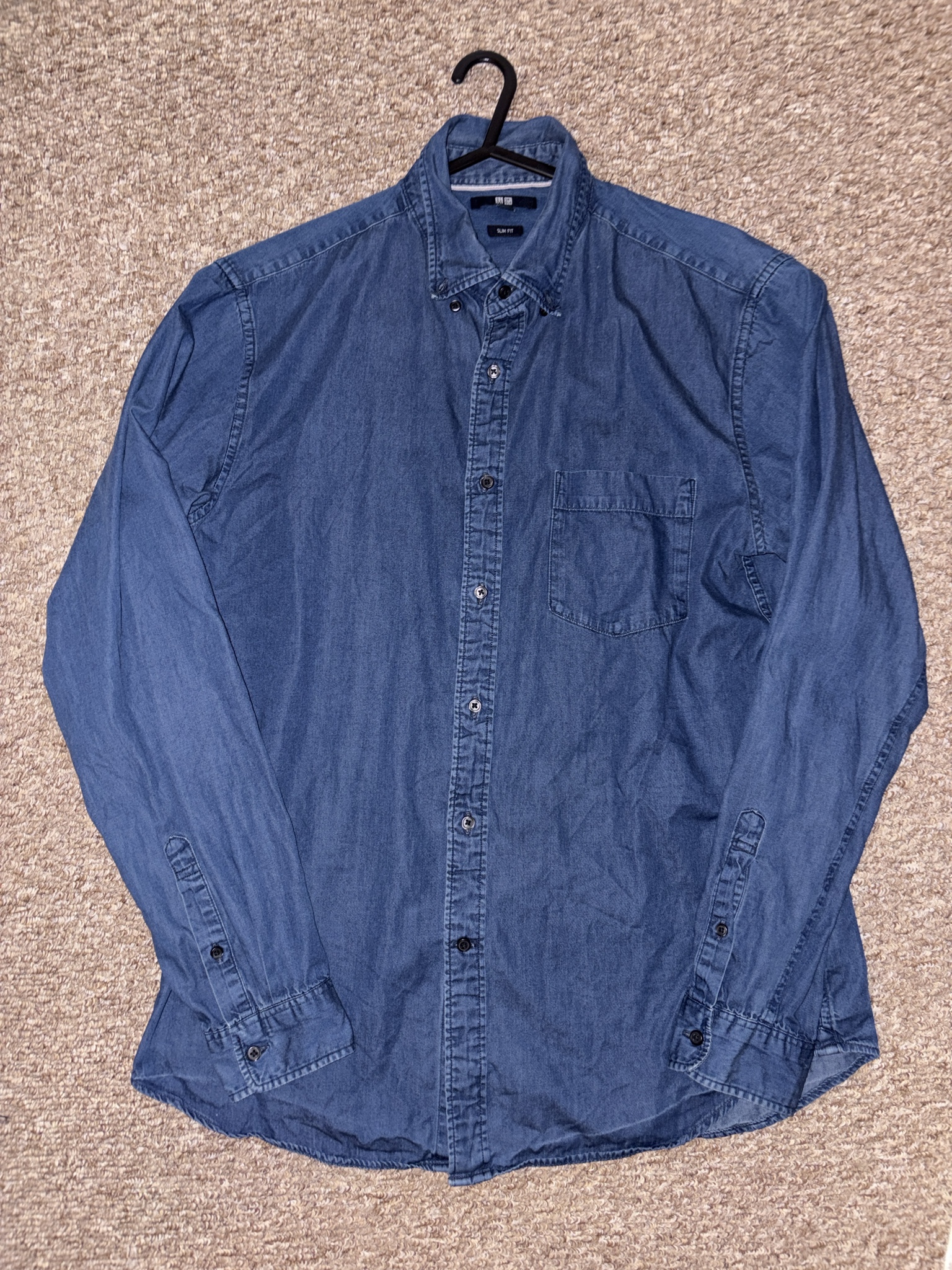 Uniqlo Men’s Slim Fit Chambray Shirt